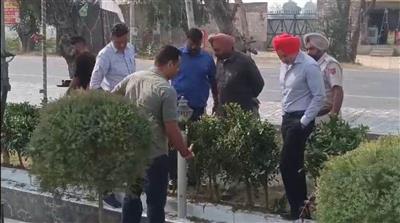 Mansa News: ਮਾਨਸਾ ਦੇ ਪੈਟਰੋਲ ਪੰਪ 'ਤੇ ਜ਼ੋਰਦਾਰ ਧਮਾਕਾ, ਵਿਦੇਸ਼ੀ ਨੰਬਰ ਤੋਂ ਆਇਆ ਕਾਲ, ਮਾਲਕ ਤੋਂ ਮੰਗੇ 5 ਕਰੋੜ