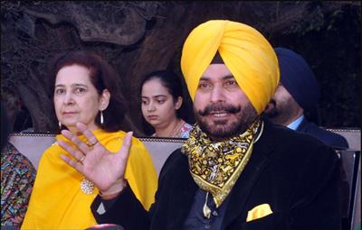 Navjot Sidhu: ਨਵਜੋਤ ਸਿੱਧੂ ਨੇ ਦੱਸਿਆ ਪਤਨੀ ਨੇ ਕਿਵੇਂ ਜਿੱਤੀ ਕੈਂਸਰ ਖਿਲਾਫ ਜੰਗ, ਬੋਲੇ- 'ਅੰਮ੍ਰਿਤਸਰ ਨਹੀਂ ਛੱਡਿਆ, ਕਰਾਂਗੇ ਲੋਕ ਸੇਵਾ'