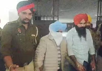 Barnala News: ਕਿਸਾਨ ਤੋਂ 20 ਹਜ਼ਾਰ ਰਿਸ਼ਵਤ ਲੈ ਰਿਹਾ ਸੀ ਤਹਿਸੀਲਦਾਰ, ਵਿਜੀਲੈਂਸ ਨੇ ਰੰਗੇ ਹੱਥੀਂ ਕੀਤਾ ਕਾਬੂ